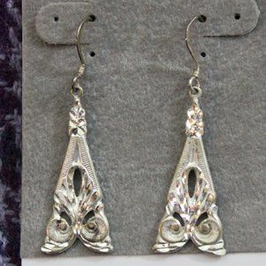*925* Sterling Silver NWT  Diamond Cut Pierced Earrings